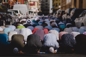 Orang Yang Wajib Melakukan Shalat Jumat Adalah