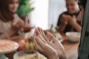 Puasa Sebelum Shalat Idul Adha Hukumnya