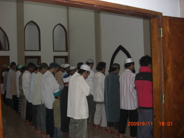 Keutamaan Shalat Berjamaah 40 Hari Tanpa Putus. KEUTAMAAN SHOLAT BERJAMAAH SELAMA 40 HARI