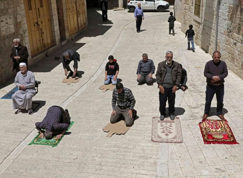 Berapa Kali Takbir Sholat Ied. Panduan Shalat Idul Fitri (4): Berapa Kali Takbir? Halaman 1