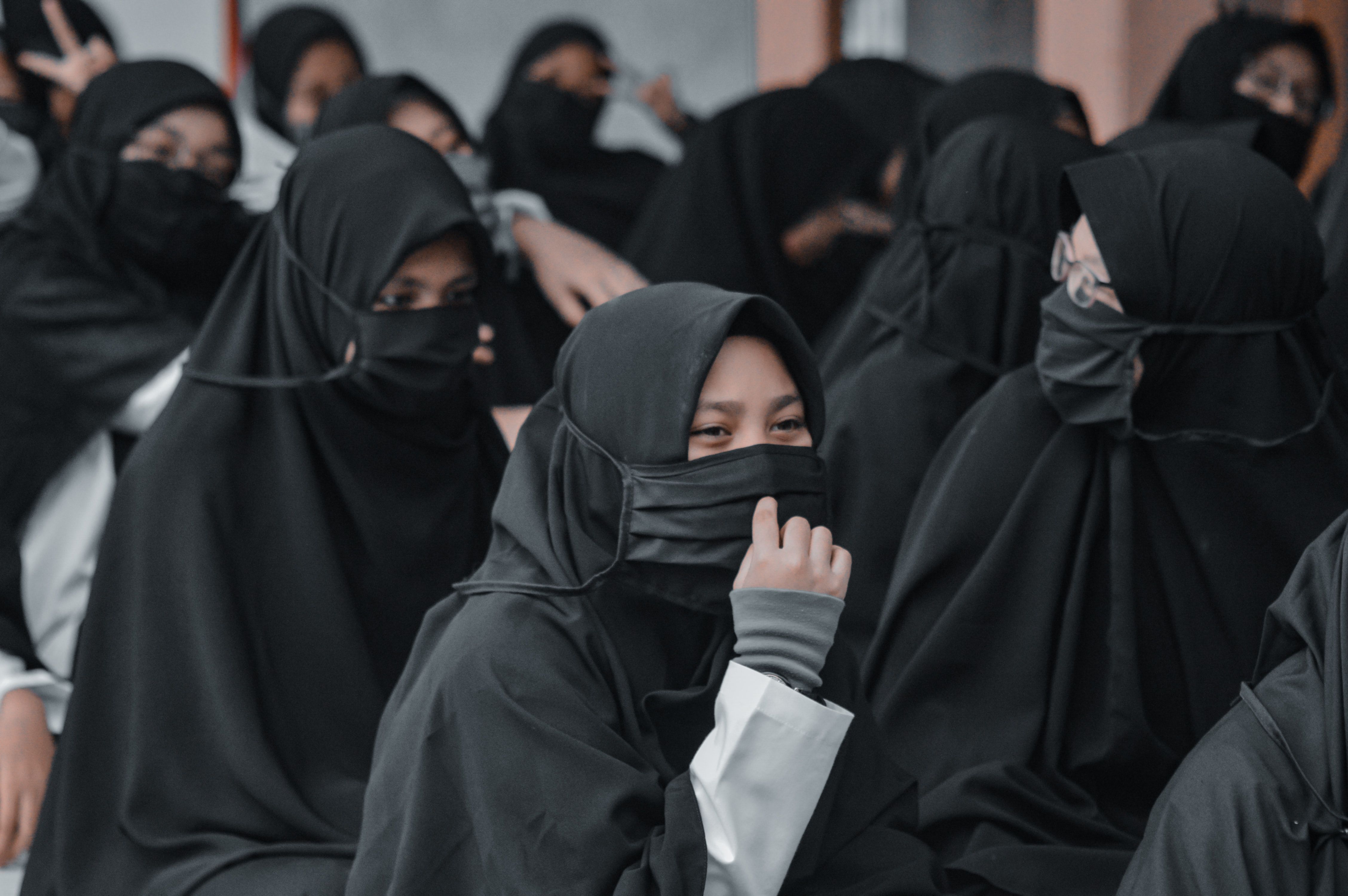 Sedekah Subuh Bagi Wanita Haid. 8 Kegiatan Beribadah Saat Haid Tiba Halaman 1