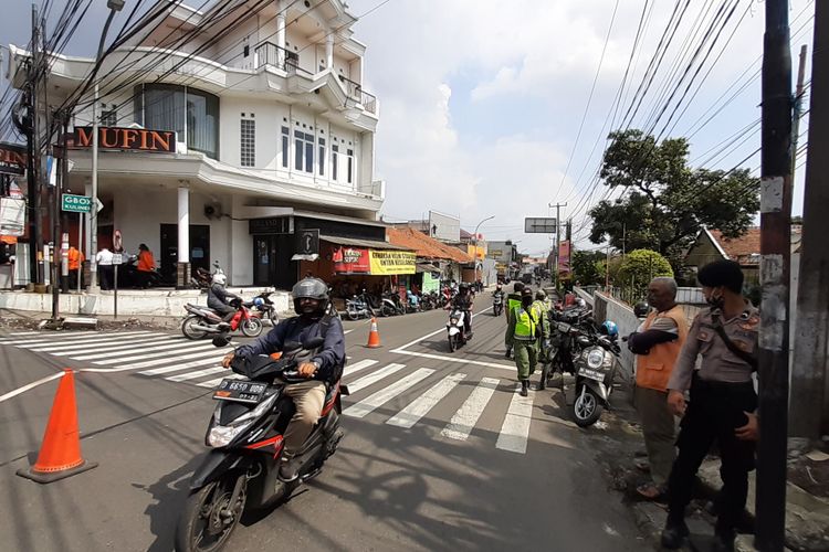 Jadwal Buka Puasa Kota Cimahi. PSBB Cimahi, Warga Ngabuburit atau Buka Puasa Bersama di