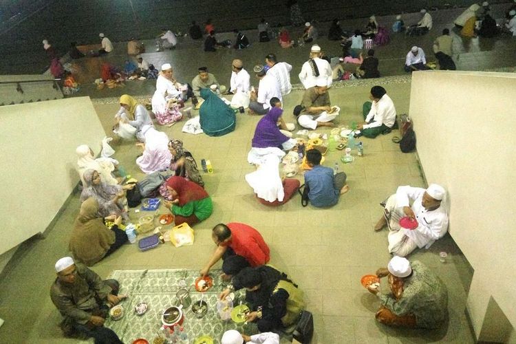 Sejarah Puasa Ramadhan Pertama Kali. Sejarah Puasa Ramadhan Pertama, Bikin Putus Buntut Setan