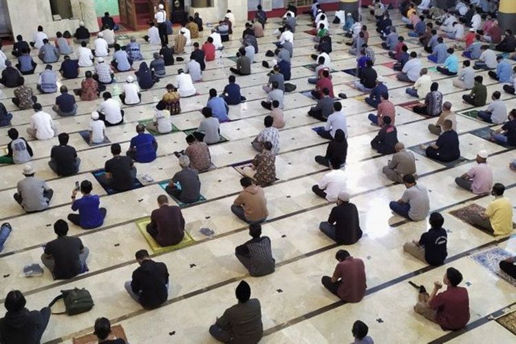 Setelah Shalat Jumat Selesai Maka Kita Diperintahkan Untuk. Usai Sholat Jumat, Jemaah Dianjurkan Membaca Wirid Ini