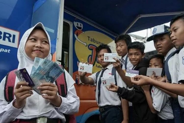 Jadwal Sholat Semarang Bulan Desember 2020. Kemendikbud Beri Bantuan Tunai Rp 1 Juta untuk Pelajar dan