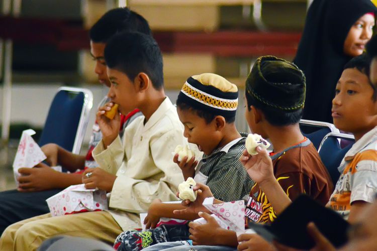 Hukum Puasa Untuk Orang Yang Sudah Meninggal. Bagaimana Hukum Qadha Utang Puasa Ramadhan bagi Orang