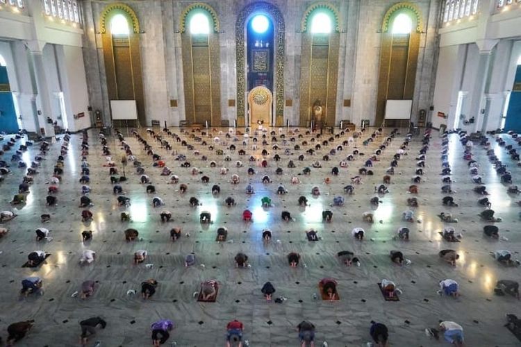 Keutamaan Shalat Tarawih Dikerjakan Secara. Ramadhan 2021: Keutamaan Sholat Tarawih Malam Ke-11