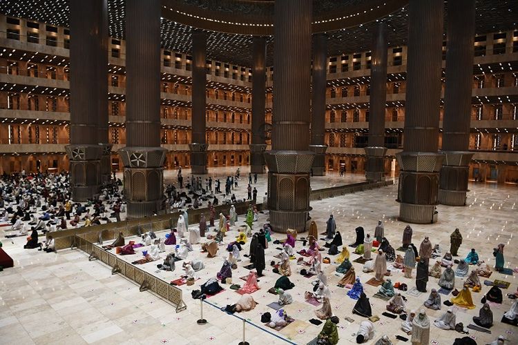 Bacaan Sholat Sunnah Qobliyah Dzuhur. Bacaan Niat Sholat Qobliyah Subuh, Dhuhur, Ashar, dan Isya