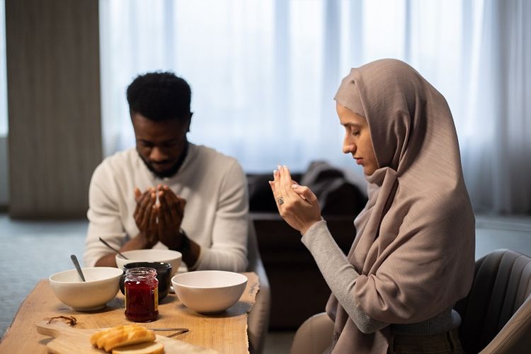 Orang Yang Boleh Berbuka Puasa Pada Bulan Ramadhan. 6 Kategori Orang yang Boleh Buka Puasa di Siang Hari selama