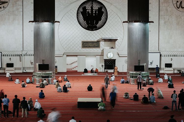 Niat Sholat Tasbih Lailatul Qadar. Tata Cara Sholat Tasbih untuk Temukan Lailatul Qadar, LENGKAP