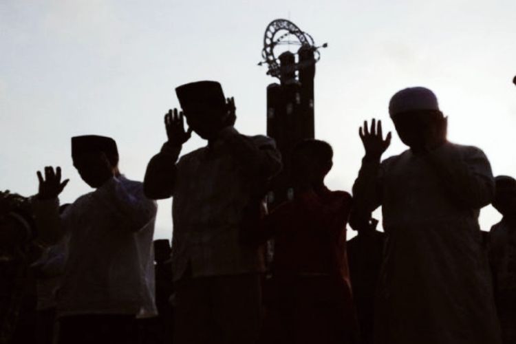 Shalat Tarawih Membakar Berapa Kalori. Shalat Tarawih Bisa Juga Kurangi Stres dan Gula Darah