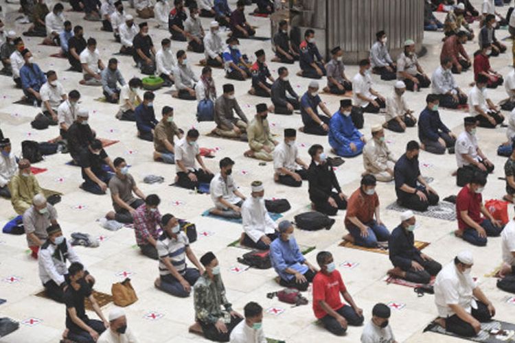 Jumlah Rakaat Shalat Tarawih Yang Shahih. Terkait Jumlah Rakaat Shalat Tarawih, Begini Pendapat Imam