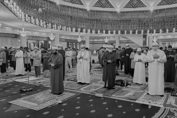 Sholat Jenazah Dengan Bahasa Arab. Panduan Bacaan Sholat Jenazah LENGKAP Mulai Takbir Pertama