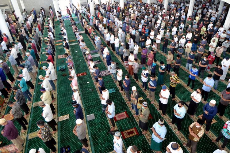 Takbir Solat Raya Berapa Kali. Shalat Ied Berapa Kali Takbir? Ini Penjelasan Lengkap dan Doa