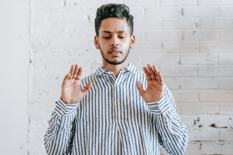 Tata Cara Sholat Fardhu Dan Bacaannya Arab. Bacaan Sholat Jenazah LENGKAP dalam Tulisan Arab, Latin, dan