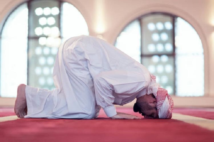 Tata Cara Shalat Fajar Sebelum Sholat Subuh. Niat dan Bacaan Sholat Fajar Sesuai Tuntunan Rasulullah Bahasa