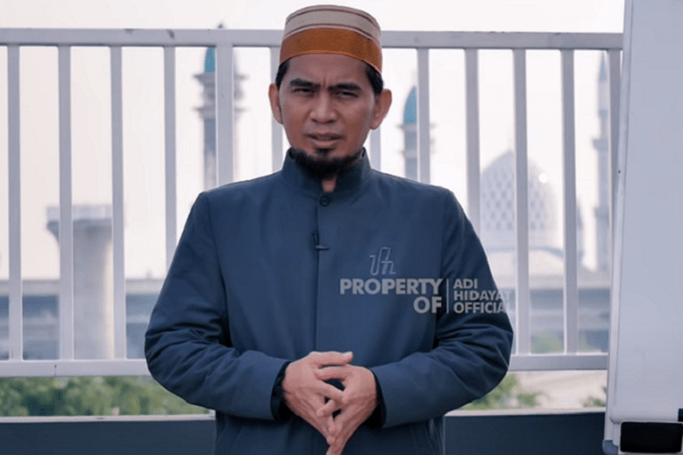 Golongan Orang Yang Tidak Berhak Menerima Infaq. Ustadz Adi Hidayat Jelaskan Orang-orang yang Pantas Menerima