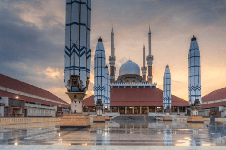 Jadwal Sholat Semarang Dan Sekitarnya. Jadwal Sholat Kota Semarang dan Sekitarnya, Minggu 22 Agustus