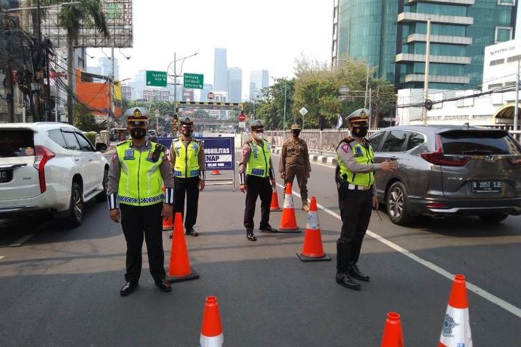 Waktu Sholat Jakarta Bulan November 2021. Jadwal Ganjil Genap Jakarta Berlaku Hari Ini Senin 1 November