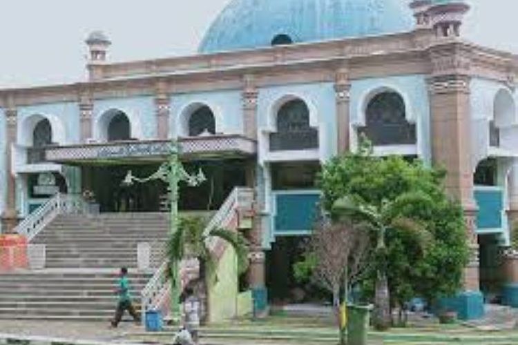 Waktu Sholat Subuh Wilayah Cirebon. JADWAL SHOLAT Cirebon Kamis 14 Oktober 2021 serta Doa