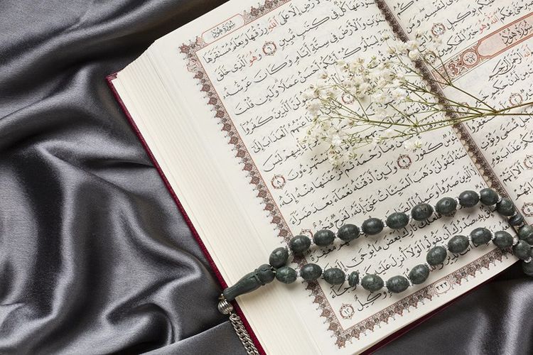 Bacaan Sholawat Nabi Allahumma Sholli Ala Sayyidina Muhammad. 3 Bacaan Sholawat Nabi Pendek dengan Tulisan Arab dan Latin