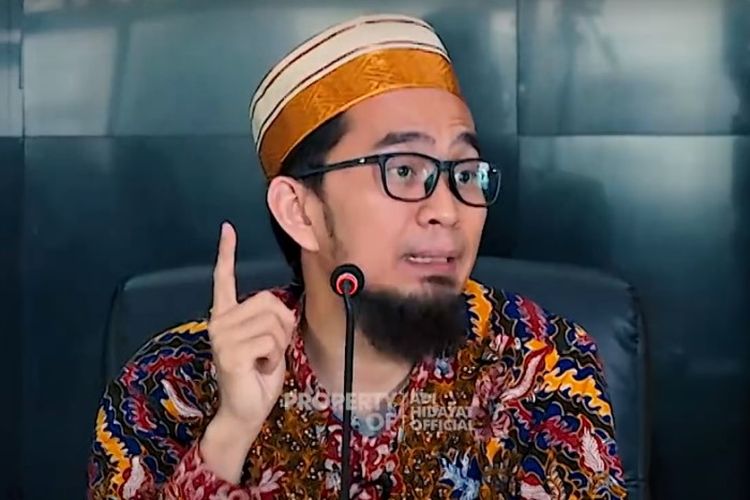 Gerakan Shalat Ustadz Adi Hidayat. Ustadz Adi Hidayat Ungkap Ciri-Ciri Orang Munafik, Nomor 5 Sering