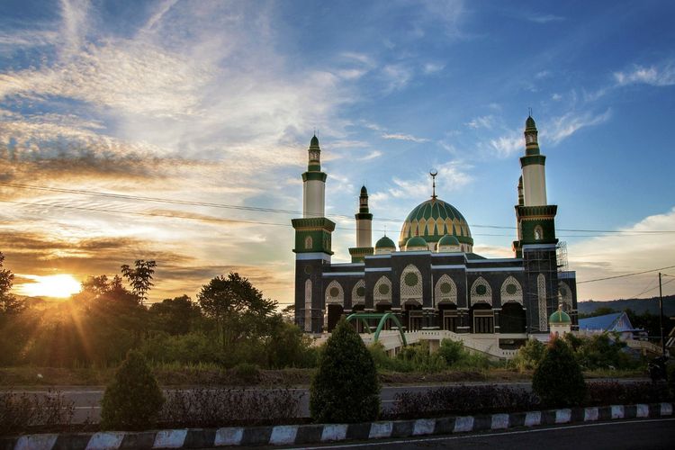 Waktu Shalat Maghrib Enrekang Hari Ini. Jadwal Sholat Hari Ini untuk Daerah Pinrang, Sidrap, Enrekang