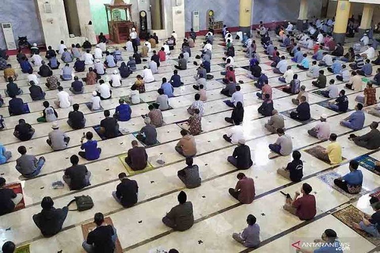 Sholat Jumat Diganti Sama Sholat Dzuhur. Fatwa MUI tentang Sholat Jumat Terbaru, Boleh Diganti dengan