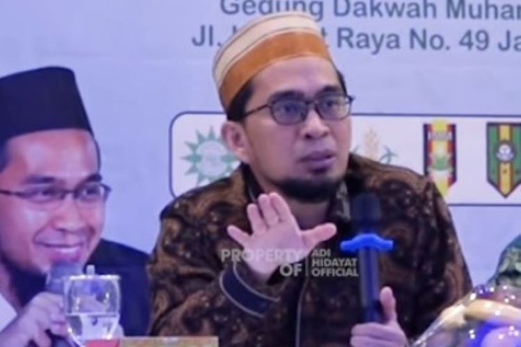 Doa Yang Dibaca Saat Sholat Tarawih. Baca Doa Ini Saat Jeda Sholat Tarawih, Ustadz Adi Hidayat: Saat Itu