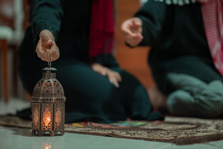 Apa Itu Bilal Tarawih. Bacaan Bilal Sholat Tarawih, Saat Berjamaah di Rumah, Bolehkah