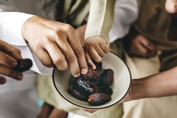 Fadhilah Memberi Makan Orang Puasa. Keutamaan Memberi Makan Orang yang Berpuasa Saat Ramadhan