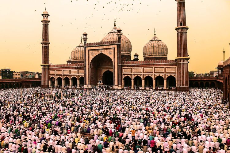 Bacaan Bilal Sholat Jumat Beserta Artinya. Bacaan Bilal Sholat Idul Fitri Lengkap Dengan Tulisan Latin, Arab