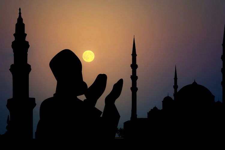 Hafalan Doa Qunut Sholat Subuh. Doa Qunut Saat Sholat Subuh, Lengkap dengan Artinya