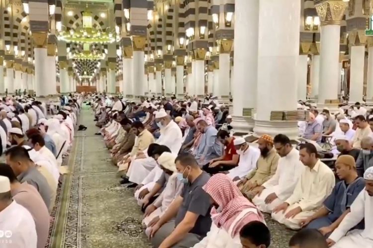 Susunan Bacaan Bilal Shalat Tarawih. Bacaan Bilal Tarawih 23 Rakaat dan Witir Urutan Teks Latin