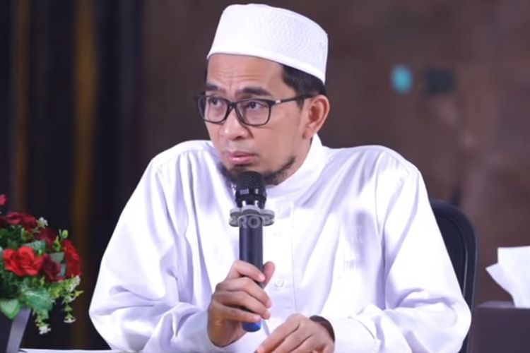 Wakaf Al Qur'an Adi Hidayat. Aplikasi Al-Qur'an Miliknya Dilucuti Google, Ustaz Adi Hidayat