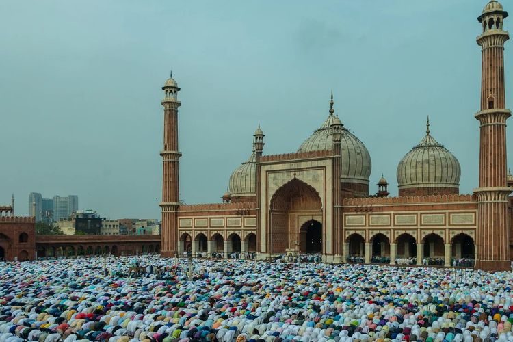 Takbir Solat Raya Berapa Kali. Penjelasan Lengkap Tata Cara dan Rukun Shalat Ied, Takbir