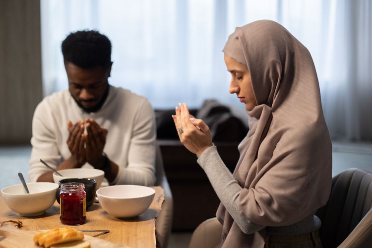 Manfaat Puasa Ayyamul Bidh Rajab. Puasa Ayyamul Bidh (Puasa Mutih), Diyakini Fisik dan Psikis Jadi