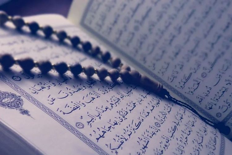 Memberikan Sedekah Agar Dipuji Orang Lain Disebut. Surat An Nisa Ayat 38 tentang Larangan Sedekah dengan Niat Ingin