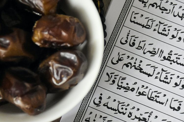 Doa Buka Puasa Tasu'a Latin. Bacaan Doa Buka Puasa Tasu'a Bahasa Arab, Latin, dan