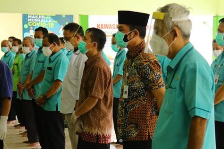 Tata Cara Sholat Tahajud Untuk Wanita. Tata Cara Sholat Jenazah Pria dan Wanita Berikut Doanya, Sesuai