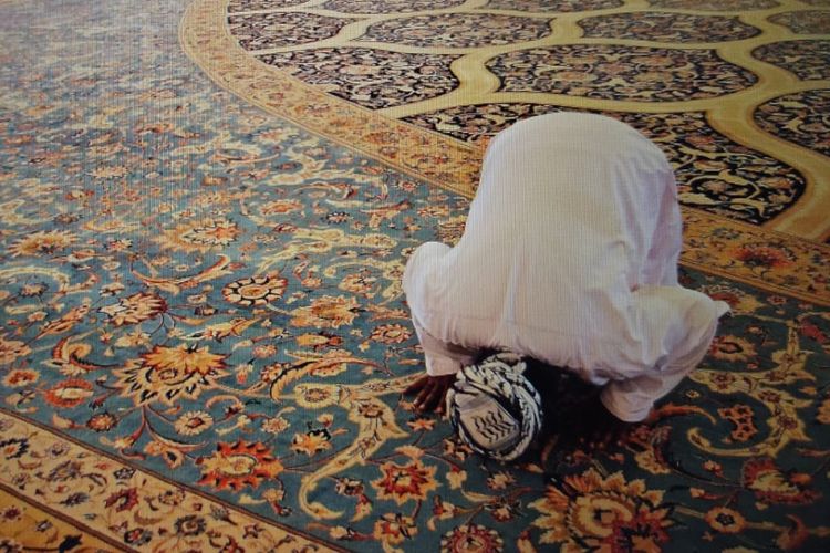 Sholat Tahajud Yang Tidak Diterima. Walaupun Orang Tersebut Rajin Sholat Tahajud Tapi Malah Rugi