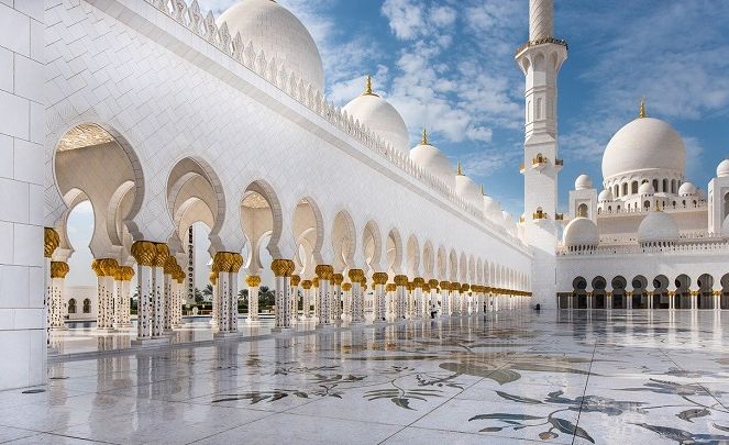 Tata Cara Dan Bacaan Bilal Sholat Jumat. Bacaan Bilal Sebelum Khutbah Jumat, Lengkap dengan Panduan