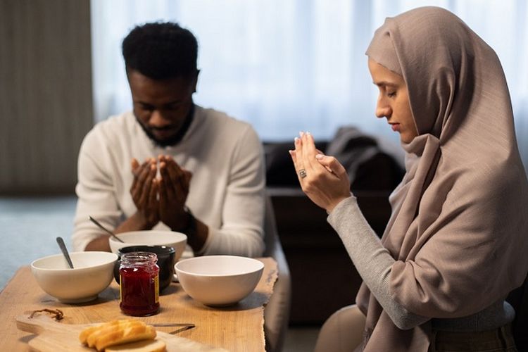 Niat Membayar Hutang Puasa Ramadhan Di Bulan Rajab. Bacaan Niat Puasa Rajab dan Qadha Ramadhan dalam Bahasa