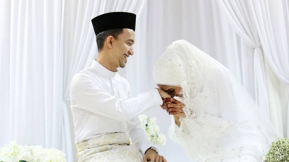 Cara Shalat Saat Menjadi Pengantin. Bolehkah Menjamak Shalat Ketika Menjadi Pengantin?