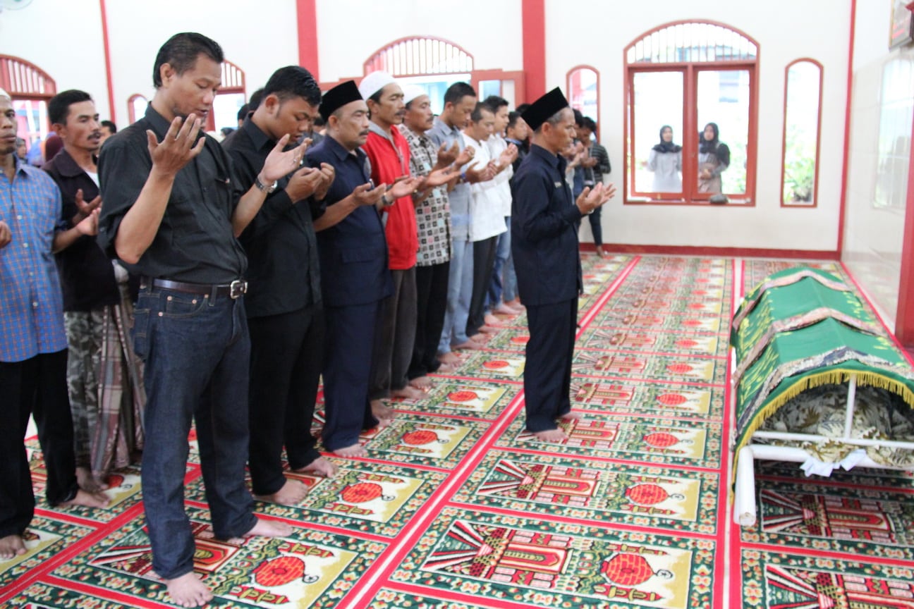 Apakah Perempuan Boleh Ikut Shalat Jenazah. Bolehkah Perempuan Salat Jenazah?