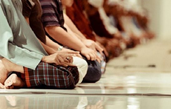 Shalat Sunnah Hari Jumat Terakhir Di Bulan Ramadhan. Telaah Hadis Shalat Kafarat pada Hari Jumat Terakhir di Bulan