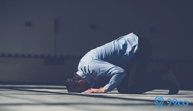 Bacaan Sujud Syukur Setelah Sholat. Tata Cara Sujud Syukur yang Benar. Lengkap Beserta Doa dan Niat