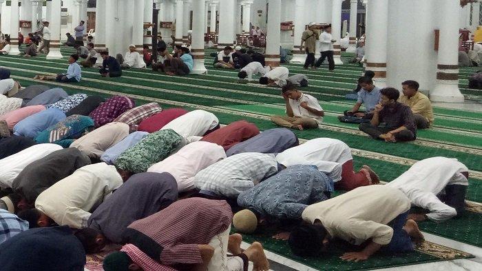 Tata Cara Shalat Tarawih Sendiri Di Rumah 8 Rakaat. Niat dan Tata Cara Shalat Tarawih 8 Rakaat, Dapat Dikerjakan