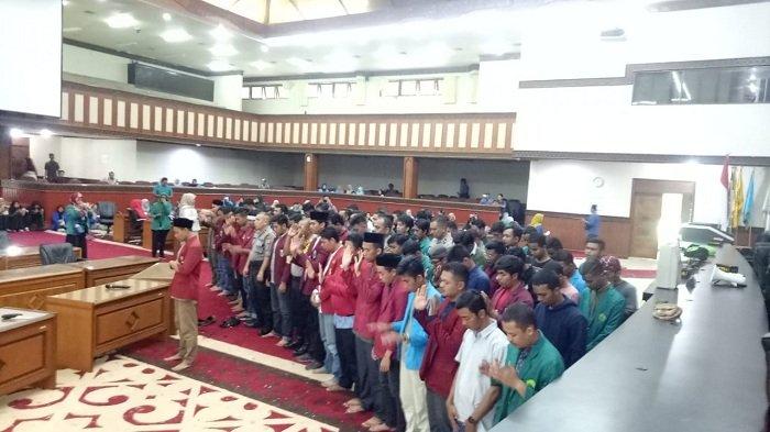 Niat Sholat Jenazah Ghaib Laki Laki Dan Perempuan. Simak, Niat Sholat Ghaib dan Tata Caranya, Ini Bacaan Doa