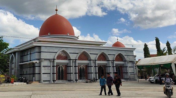 Salat Jumat Pertama Kali Dilaksanakan Rasulullah Ketika Perjalanan Hijrah Ke. Besok Jumat Pertama di Bulan Rabiul Awal, Ini Daftar Khatib di 60